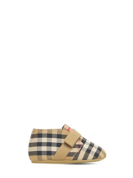 Burberry Chaussures Pour Bebe Garcon 0 24 Mois Ah 21 Luisaviaroma