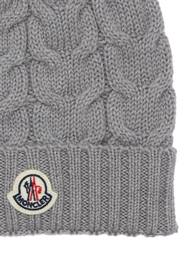 grey moncler beanie
