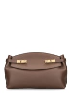 Grande pochette en cuir hug Ferragamo Femme Luisaviaroma