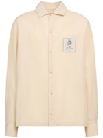 【JACQUEMUS】La Chemise Atelier リネン混シャツ JACQUEMUS La Chemise Atelier linen-blend shirt | Harvey Nichols