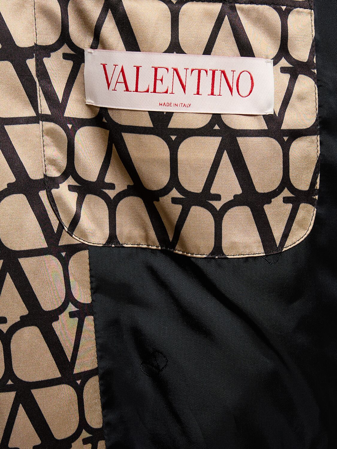 Shop Valentino Toile Iconographe Casual Jacket In 베이지,블랙