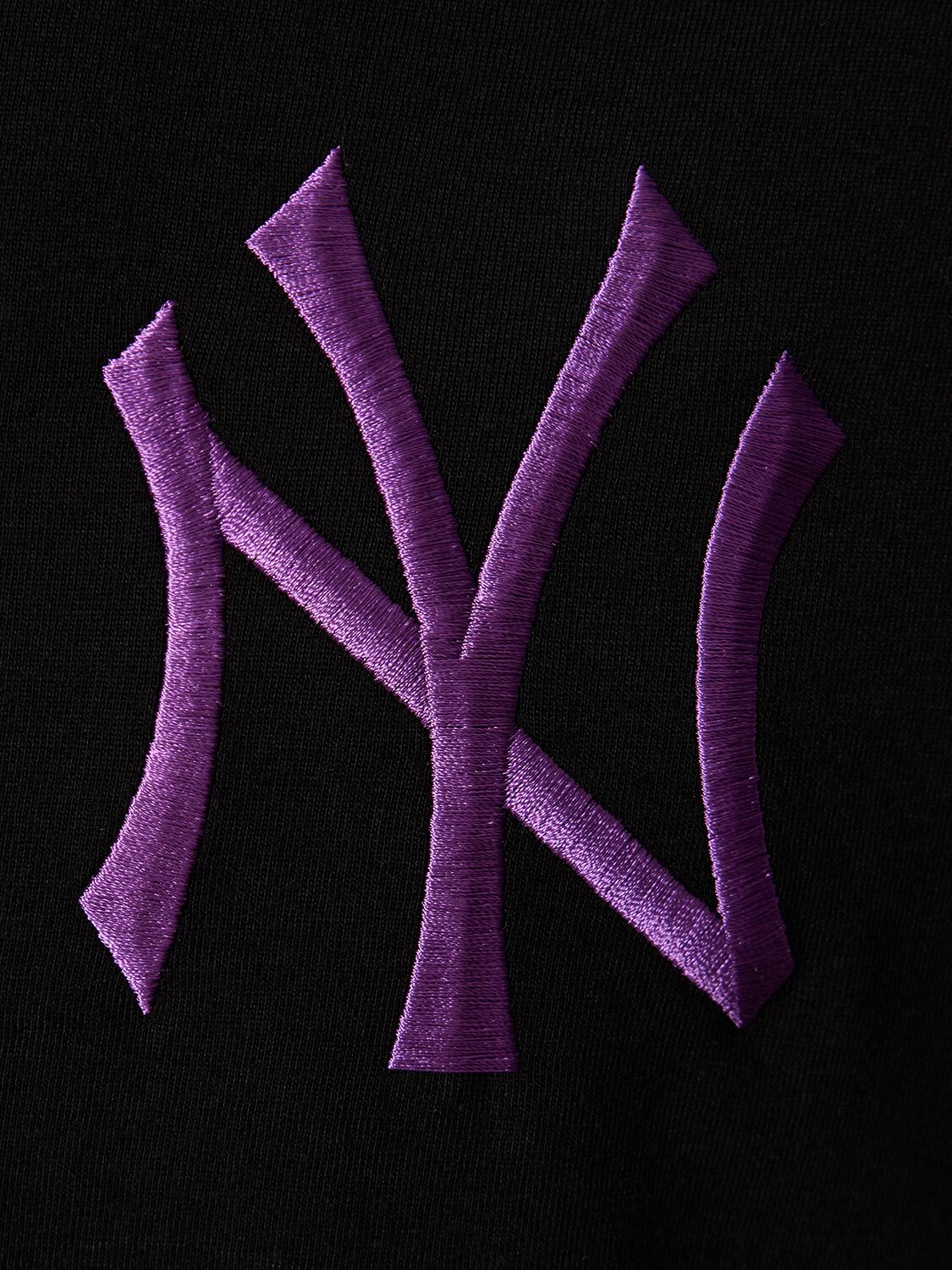 Shop New Era Ny Yankees League Essentials T-shirt In Black,purple