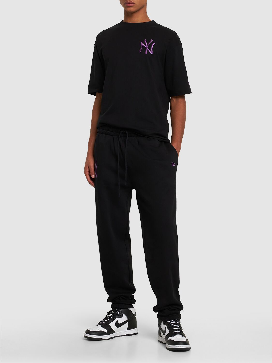 Shop New Era Ny Yankees League Essentials Sweatpants In Black,purple
