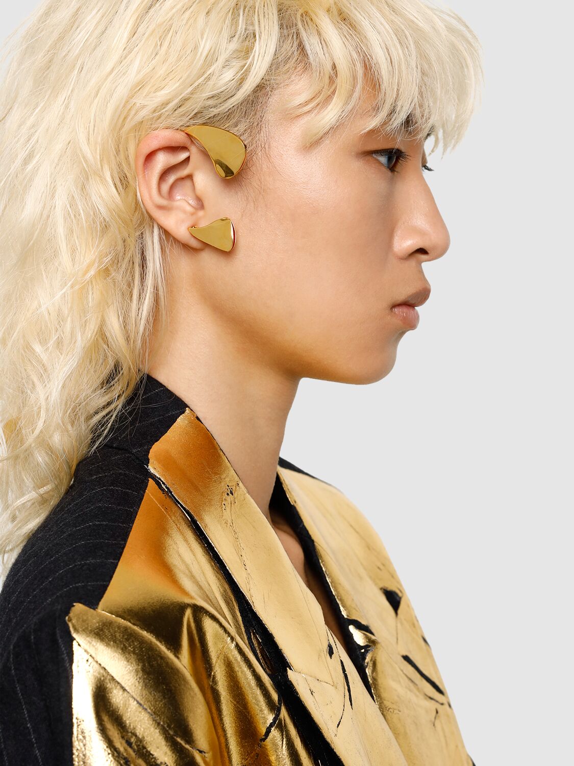 Shop Jil Sander Bw8 3 Ear Cuff Earrings In Gold