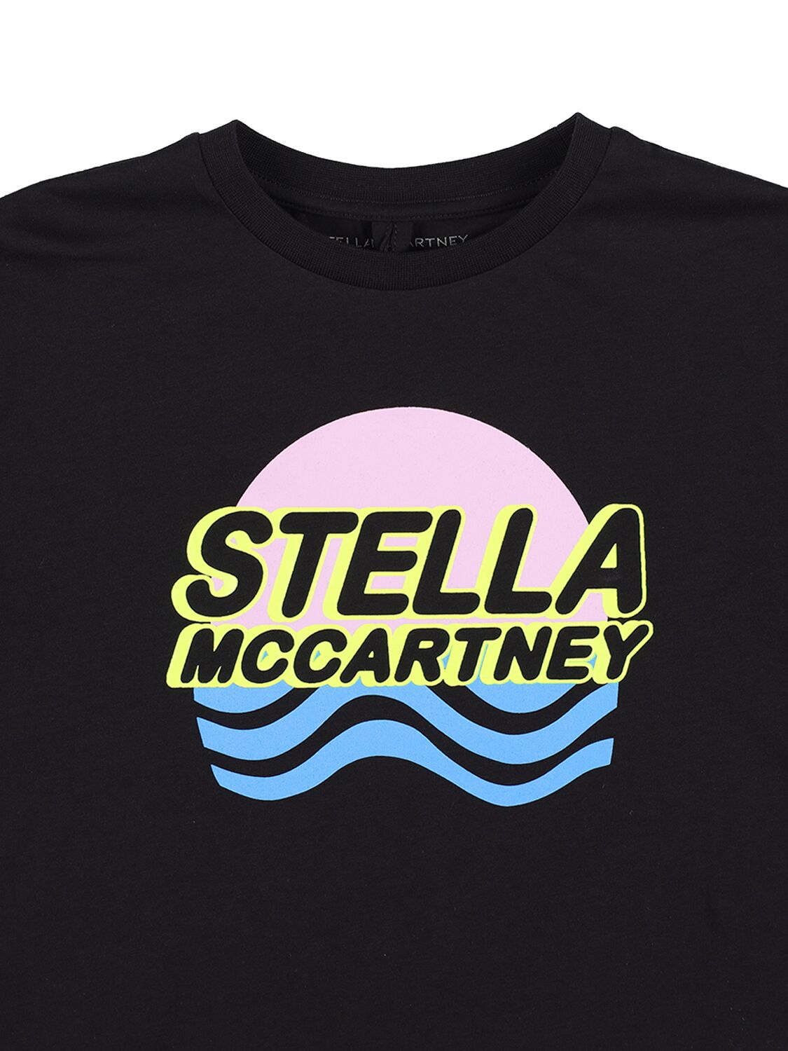 Shop Stella Mccartney Organic Cotton Cropped Printed T-shirt In Black