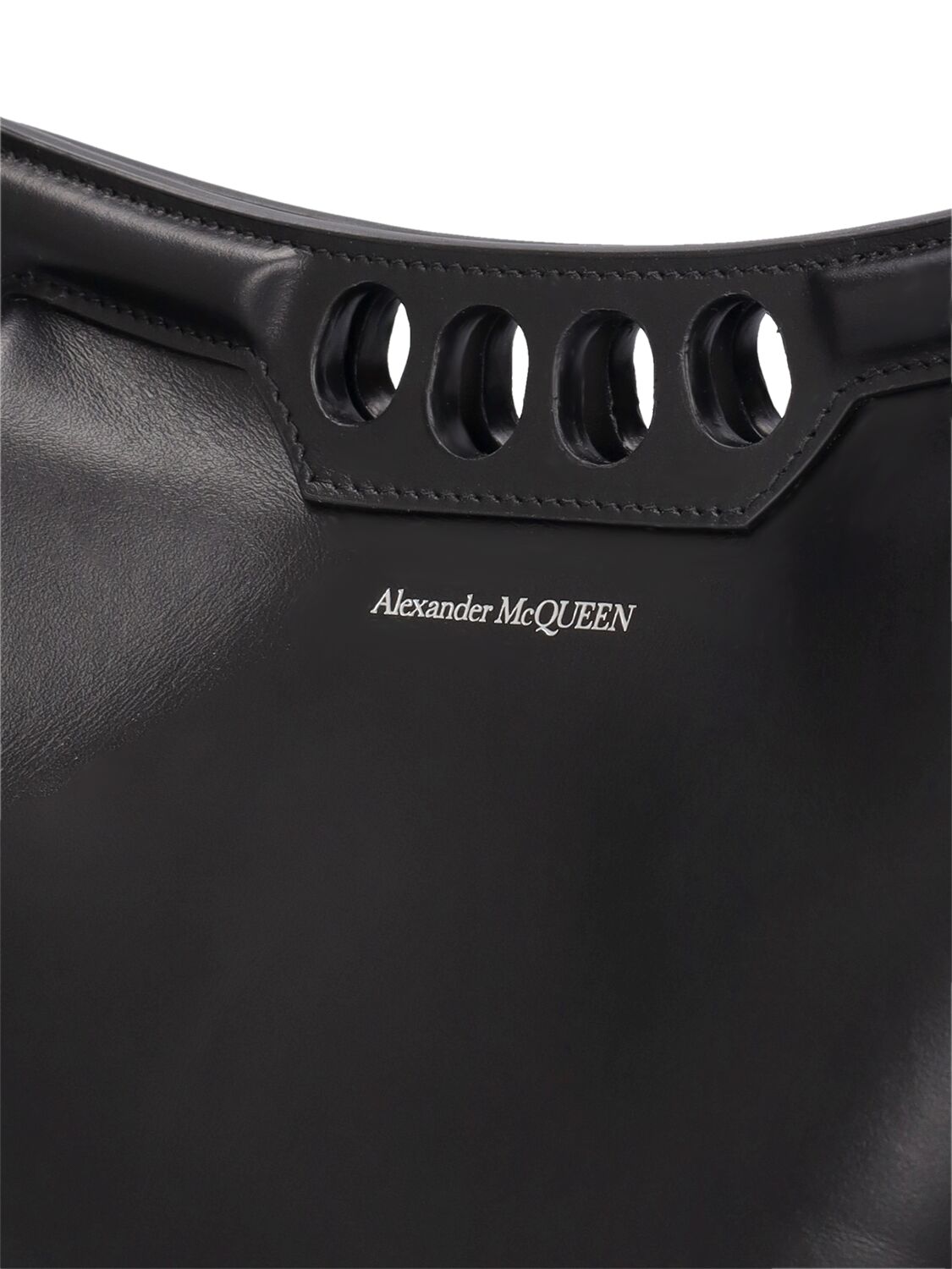 Shop Alexander Mcqueen The Mini Peak Leather Shoulder Bag In Schwarz