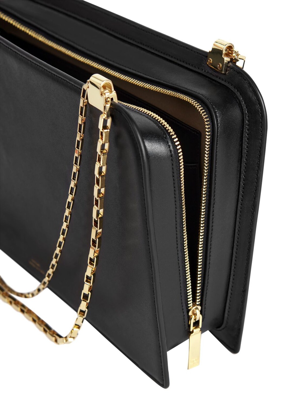 Shop Totême Chain Smooth Leather Shoulder Bag In Schwarz