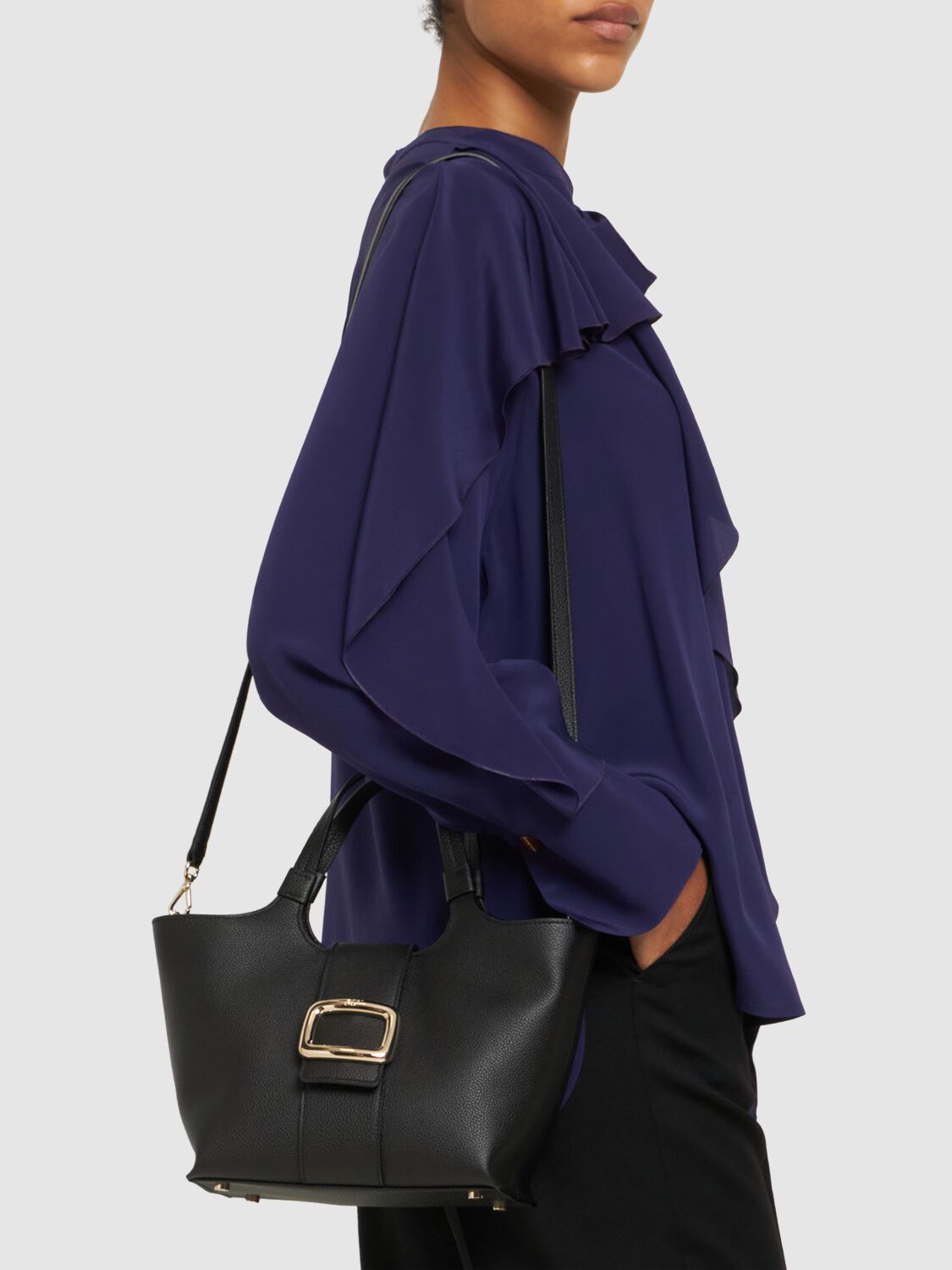 Roger Vivier Mini Grand Viv Choc Tote Bag In Black