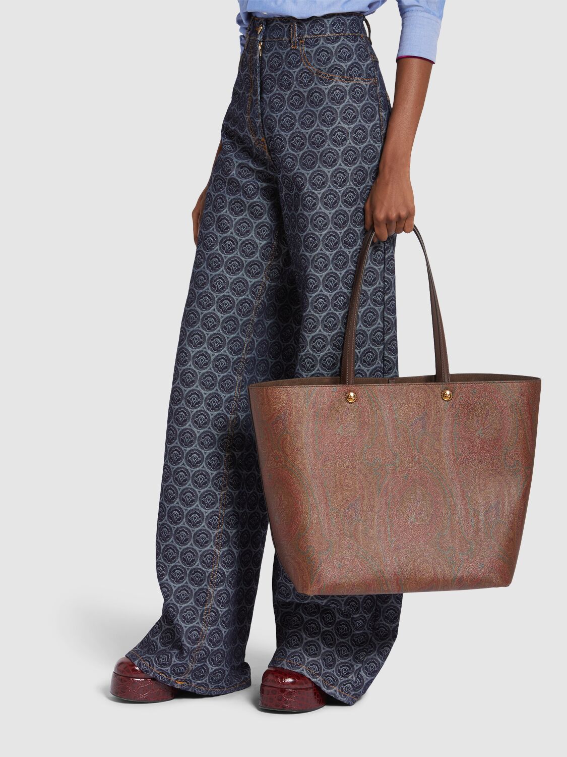 Shop Etro Xl Essential Arnica Shopping Bag In 棕色