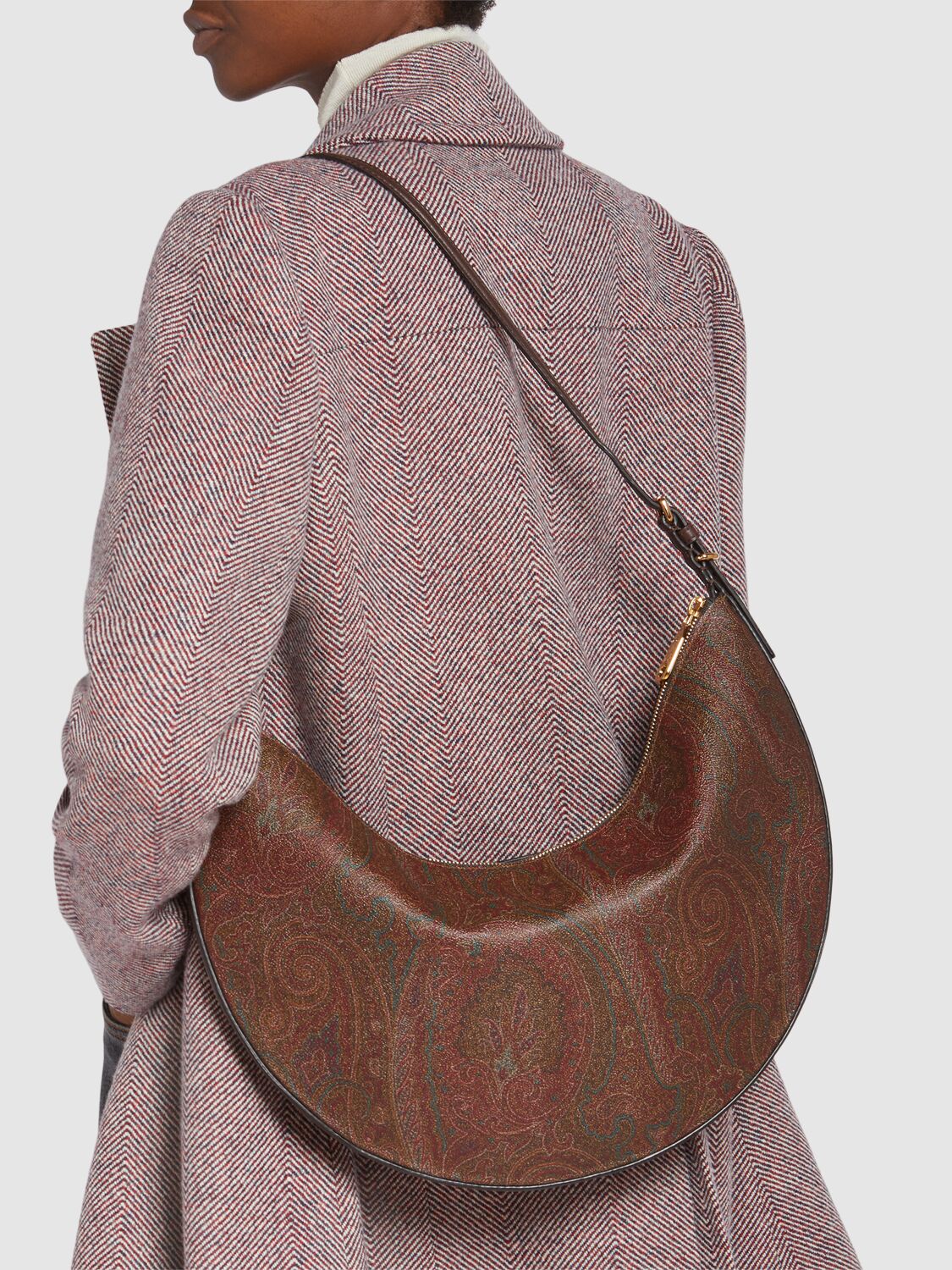 Shop Etro Large Essential Hobo Shoulder Bag In 棕色