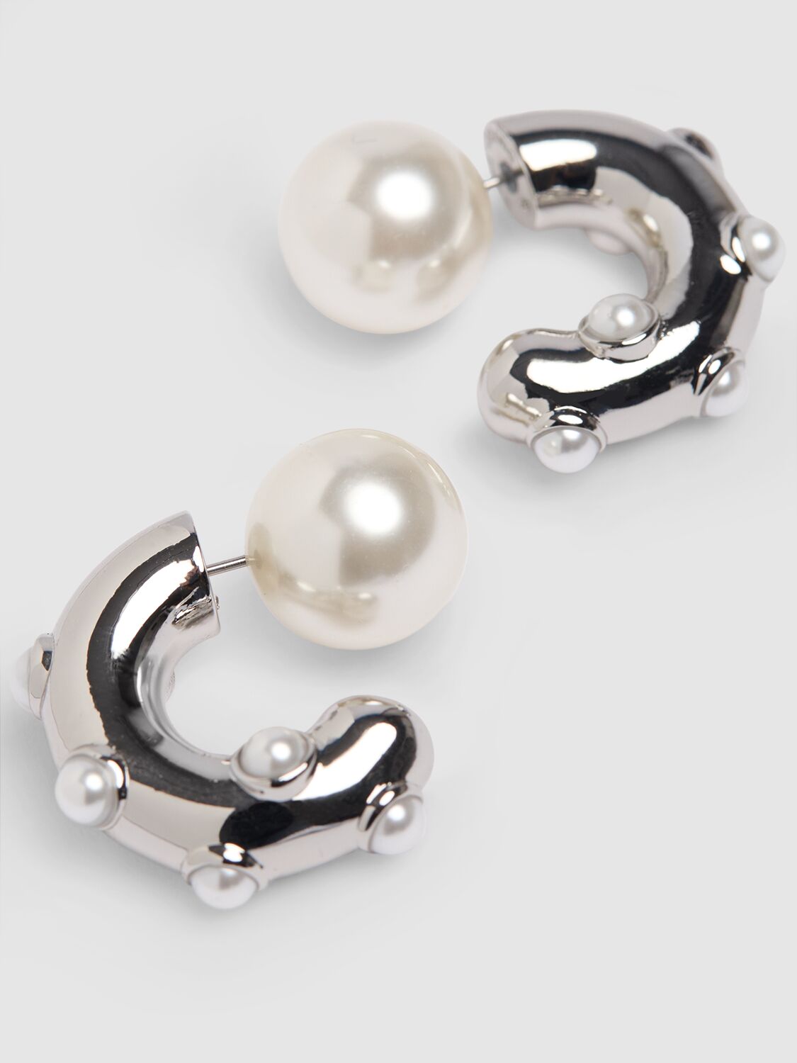 Shop Marc Jacobs Dot Faux Pearl Hoop Earrings In White,silver