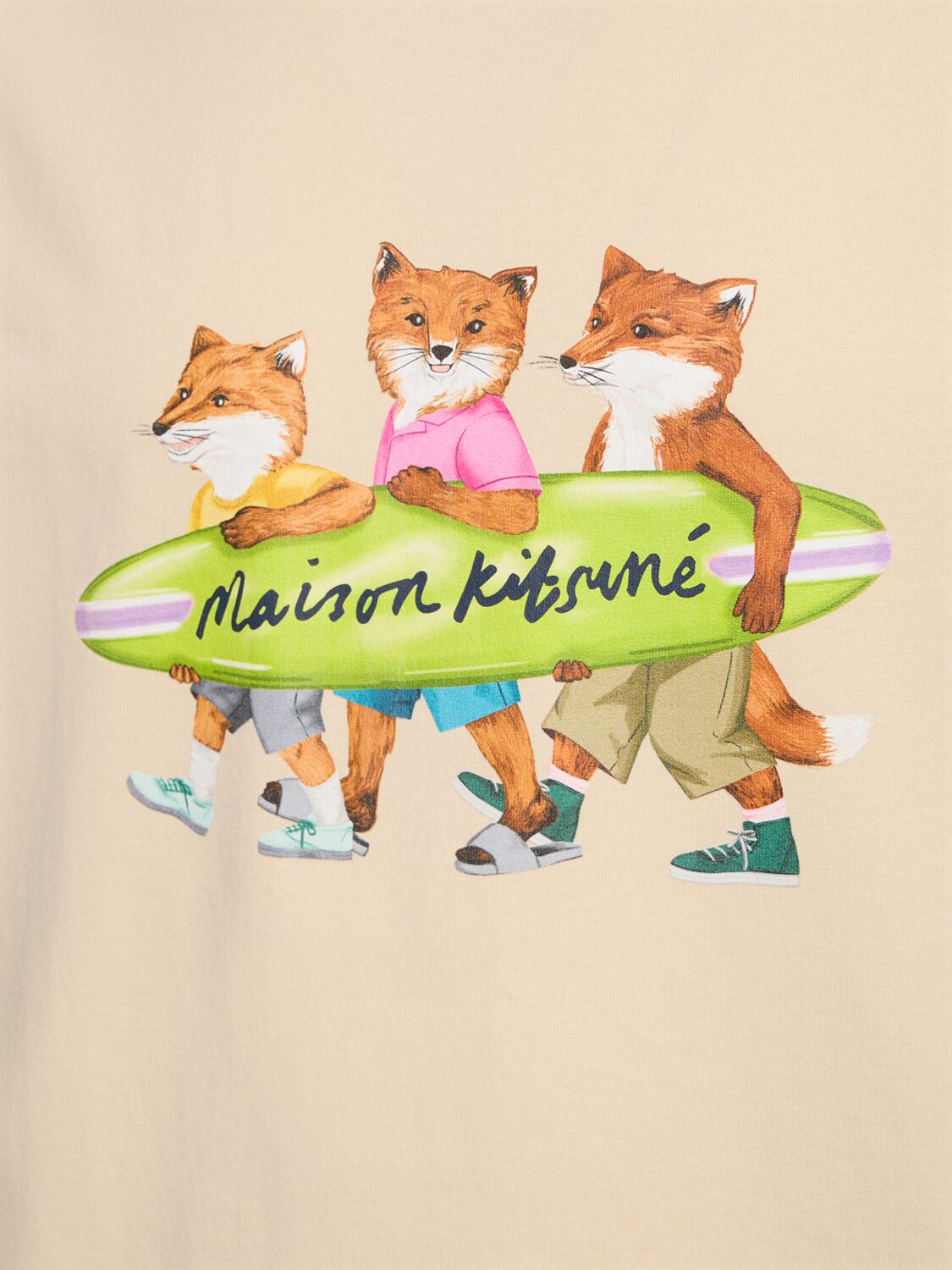 Shop Maison Kitsuné Surfing Foxes Comfort Cotton T-shirt In 报纸图案