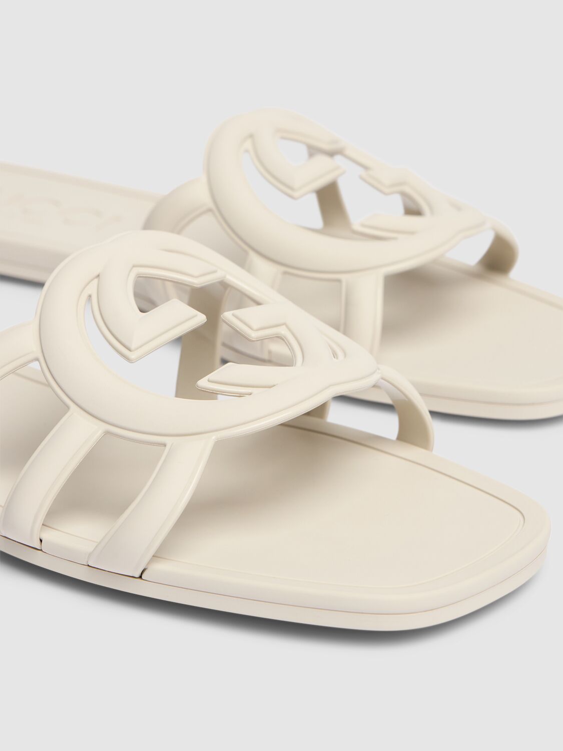 Shop Gucci 10mm Interlocking G Rubber Slide Sandals In Mystic White
