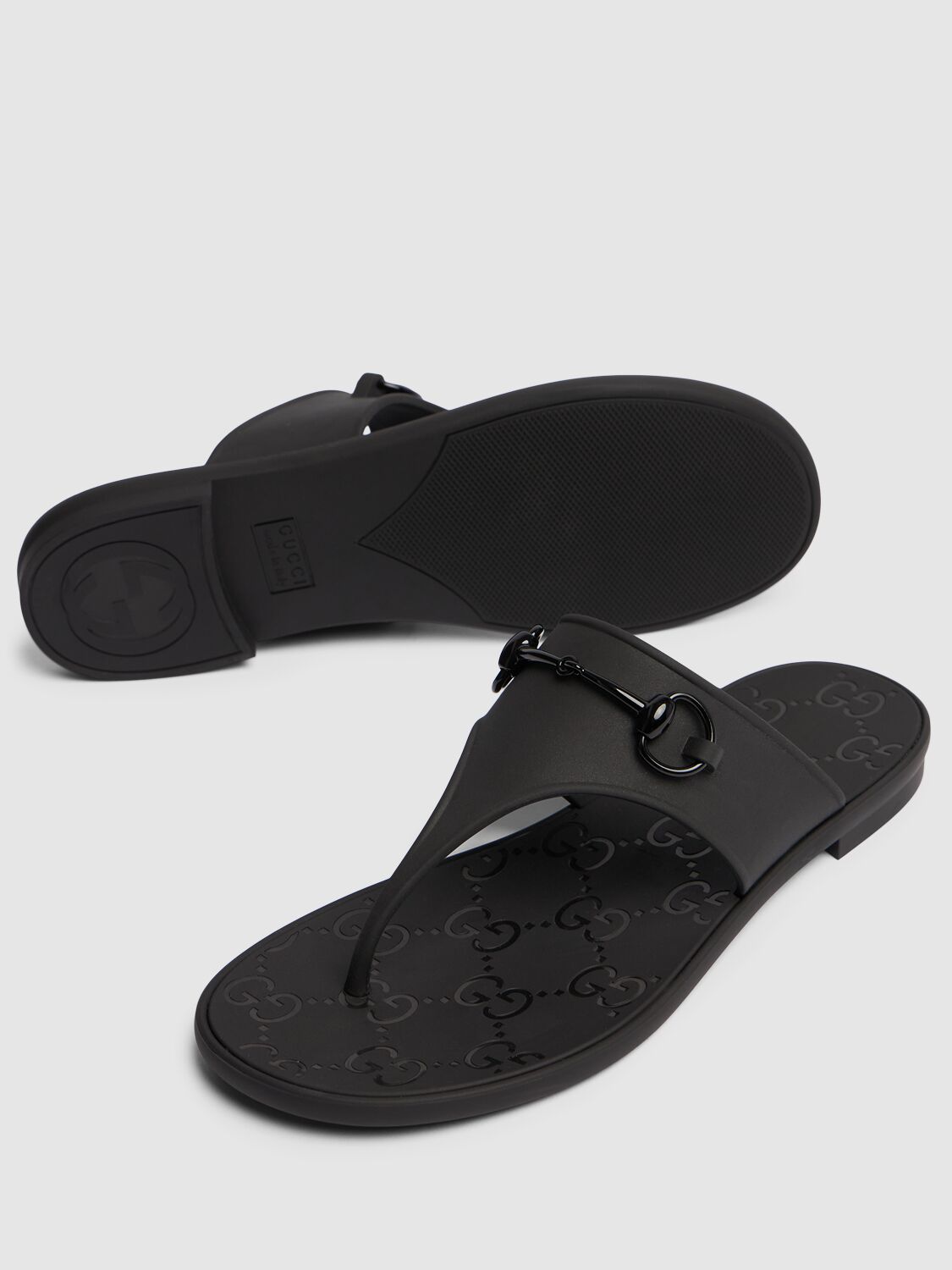 Shop Gucci 10mm Minorca Rubber Thong Sandals In Black