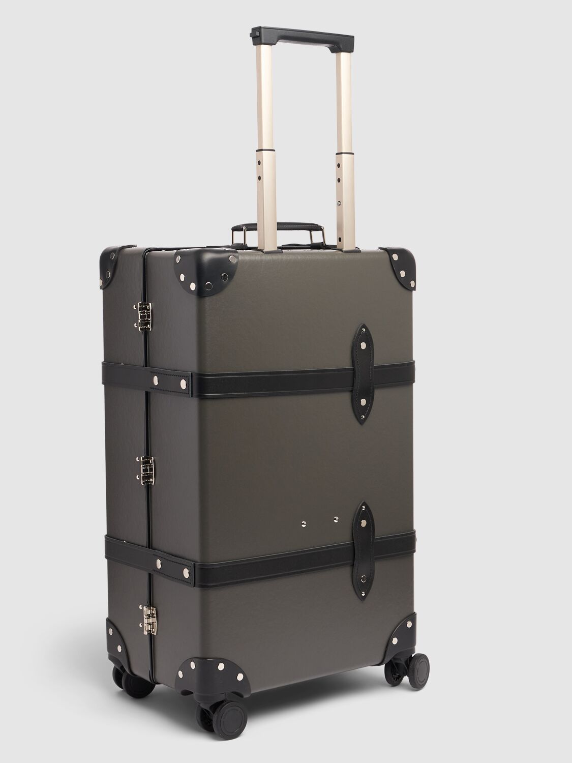 Shop Globe-trotter Medium 4x Wheel Check-in Case In Braun,schwarz