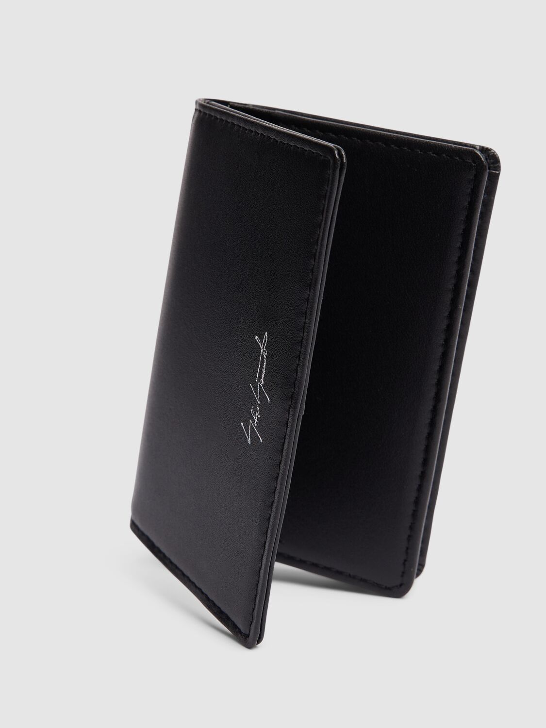 Shop Yohji Yamamoto Gusseted Leather Business Card Case In Black