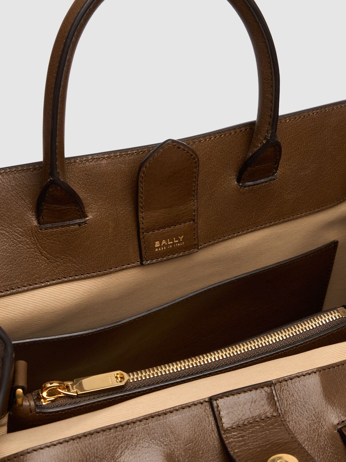 Shop Bally Decò Daily Leather Tote Bag In Marron Glace