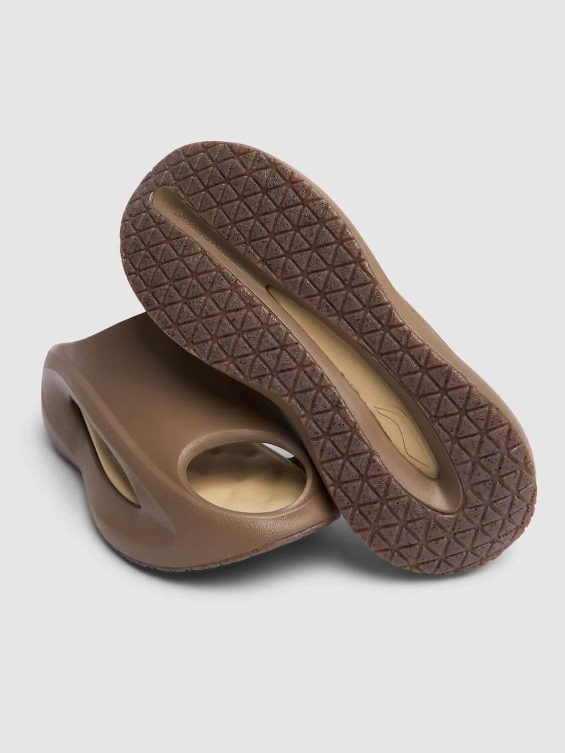Shop Li-ning Yunyou Slay Slide Sandals In Caribou