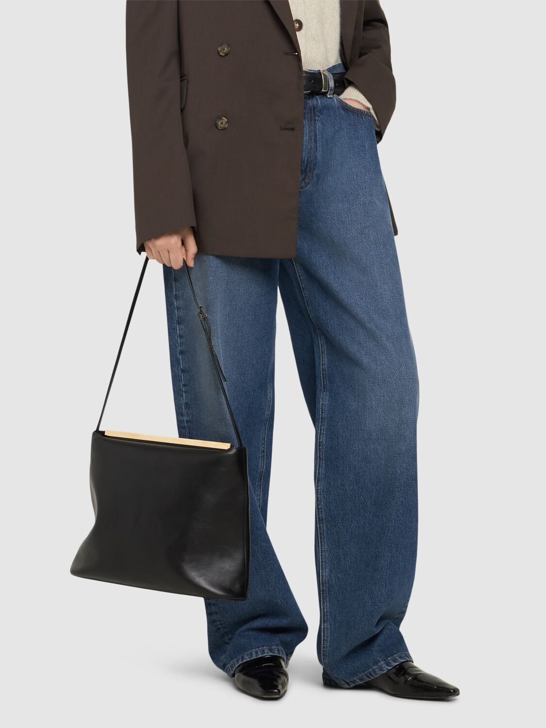 LOULOU STUDIO SAMOSBLACK 関税送料込 LOULOU STUDIO Linda Leather Shoulder Bag | Smart Closet