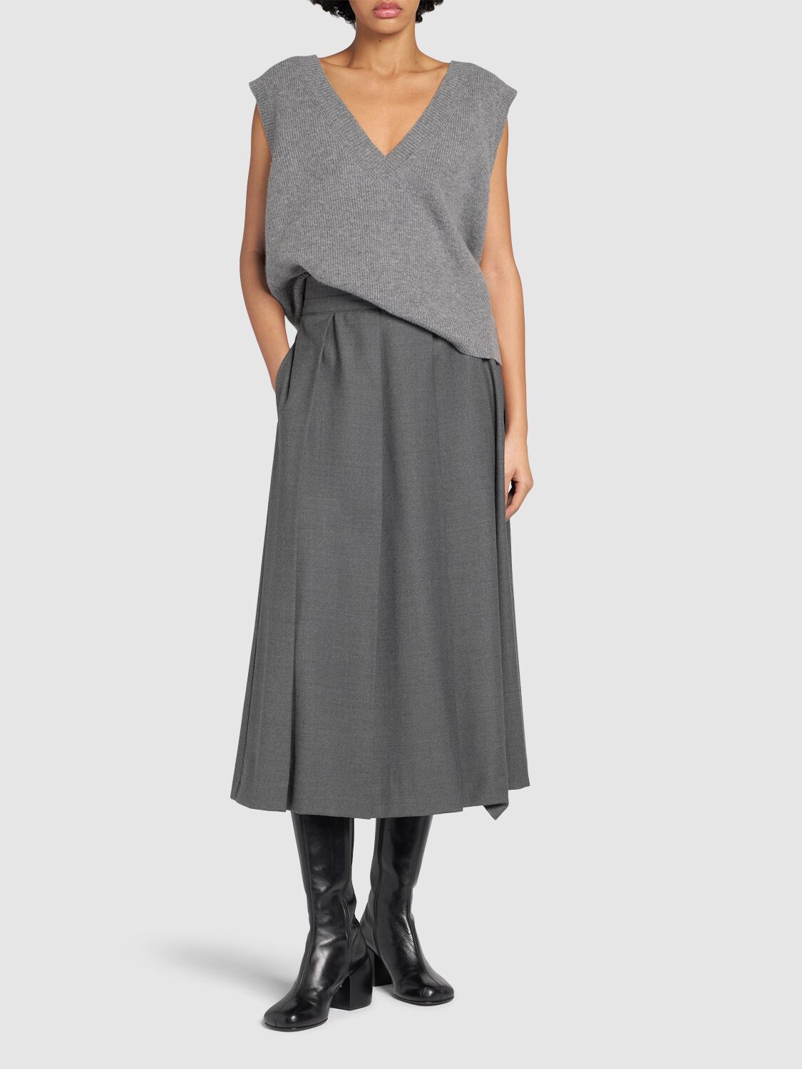 Shop Weekend Max Mara Dolce Cashmere Knit Vest In Grey