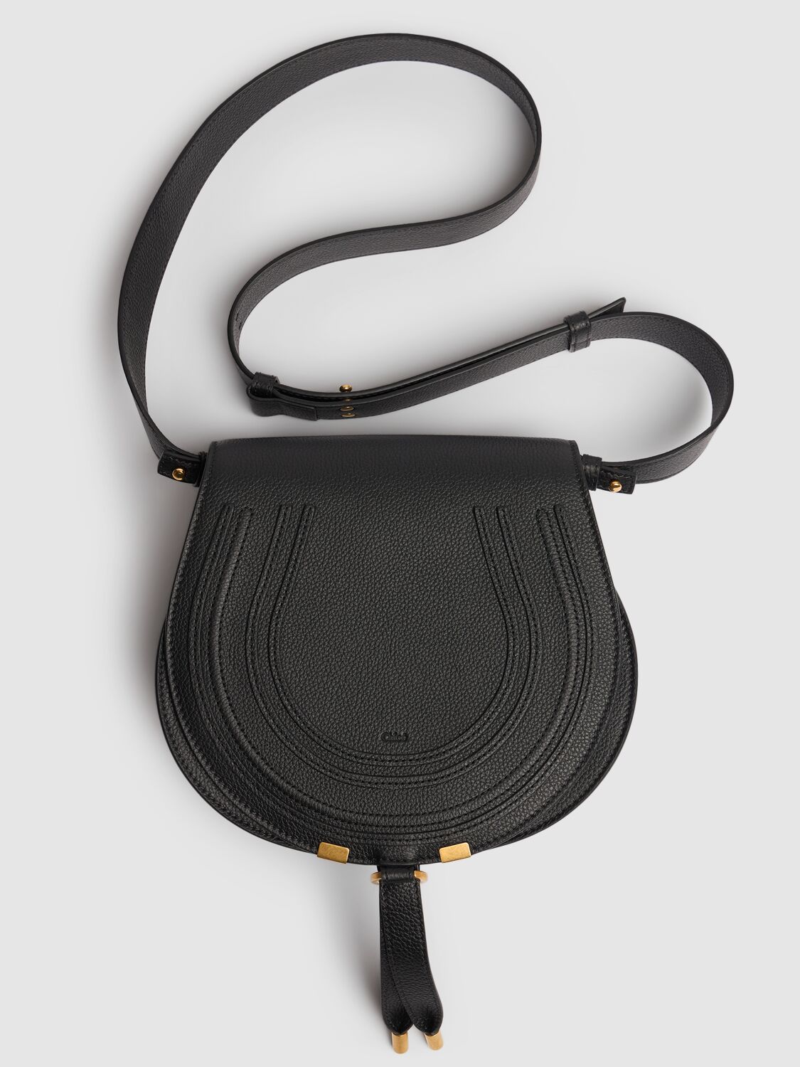 Shop Chloé Marcie Grained Leather Crossbody Bag In 黑色