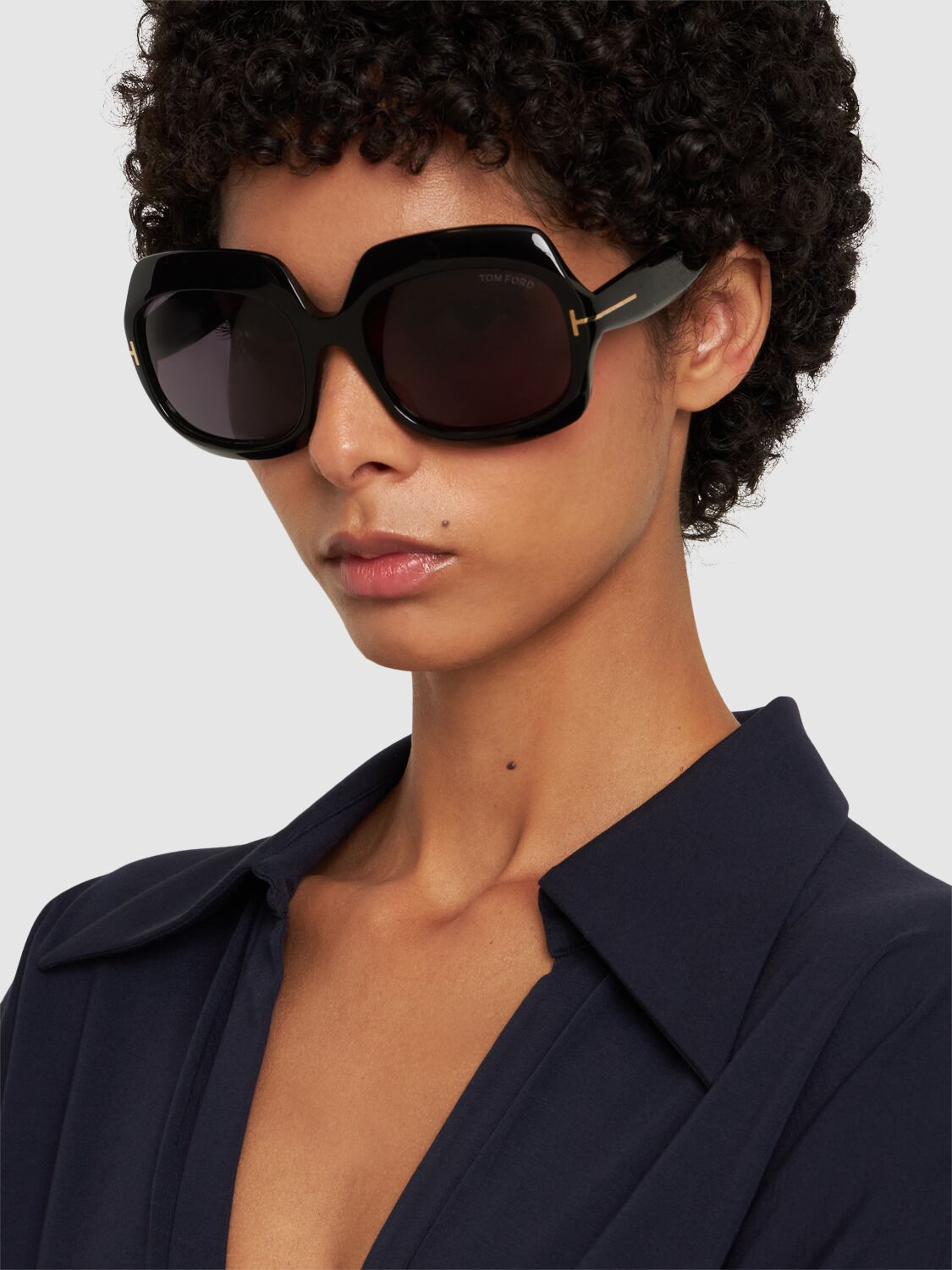 Shop Tom Ford Ren Round Sunglasses In Black/smoke