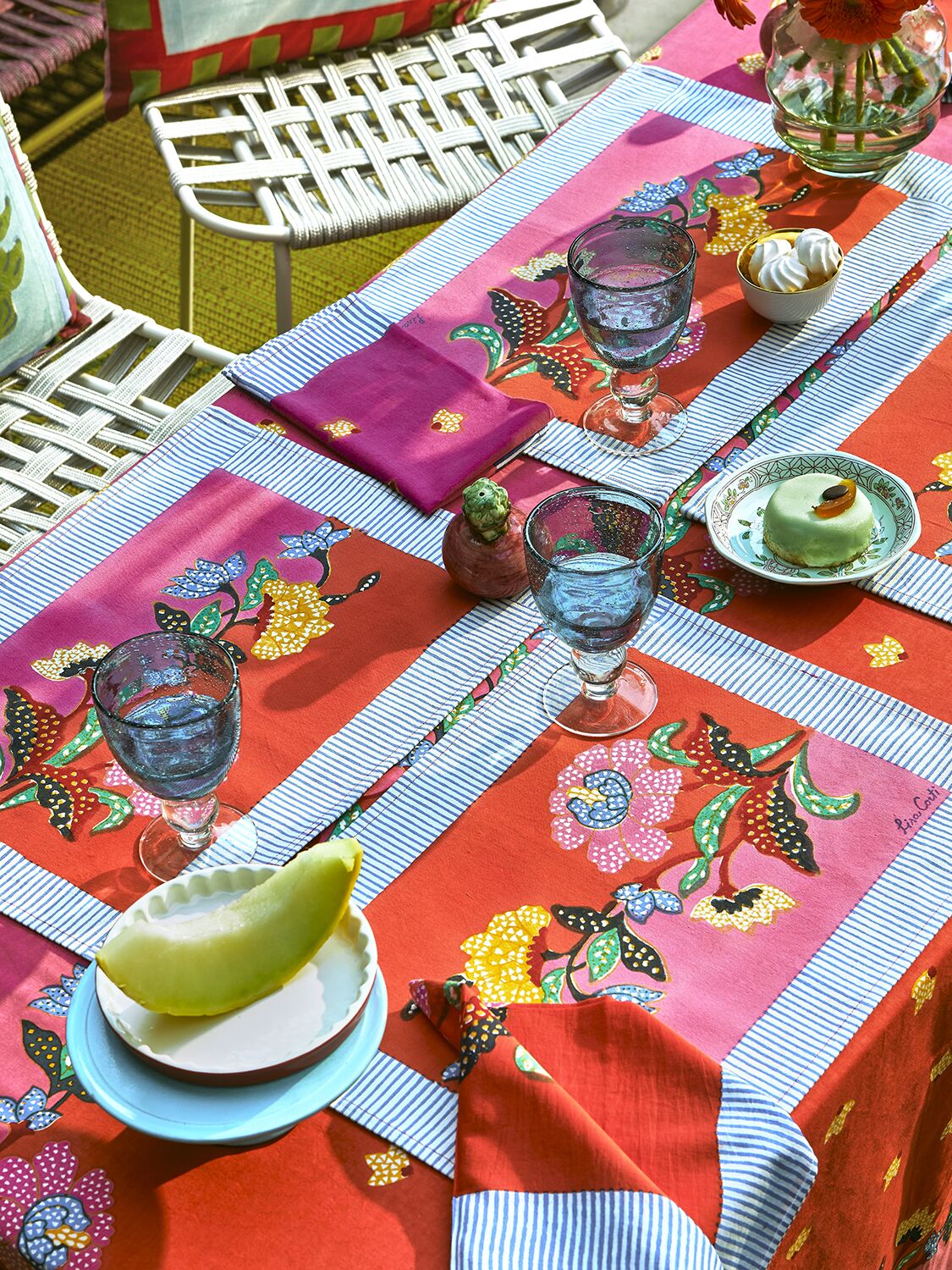 Lisa Corti Indonesian Red Rose Set Of 4 Napkins In Red