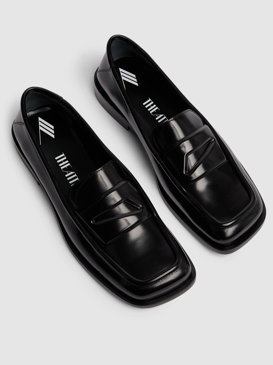 Shop Attico 20mm Amanda Leather College Loafers In 黑色