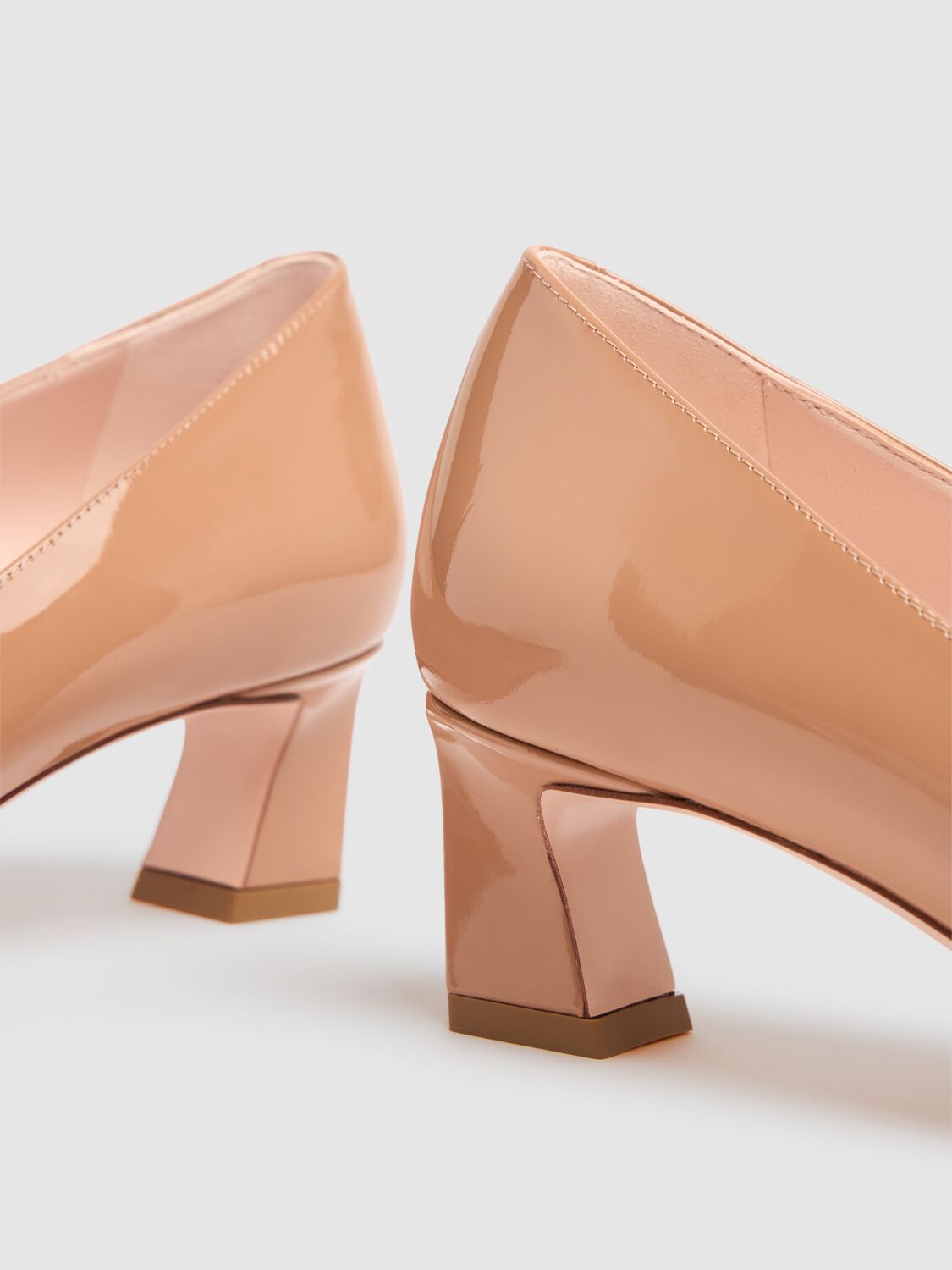 Shop Roger Vivier 45mm Trompette Patent Leather Pumps In Nude