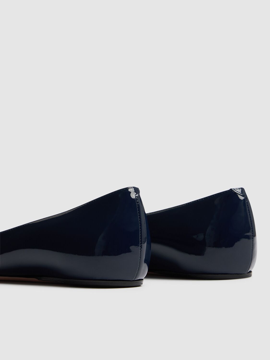 Shop Roger Vivier 10mm Trompette Patent Leather Flats In 海军蓝