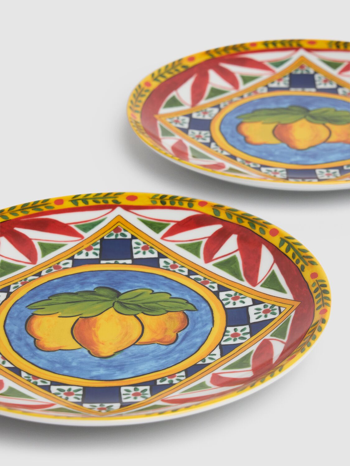 Shop Dolce & Gabbana Set Of 2 Limoni Dinner Plates In Multicolor