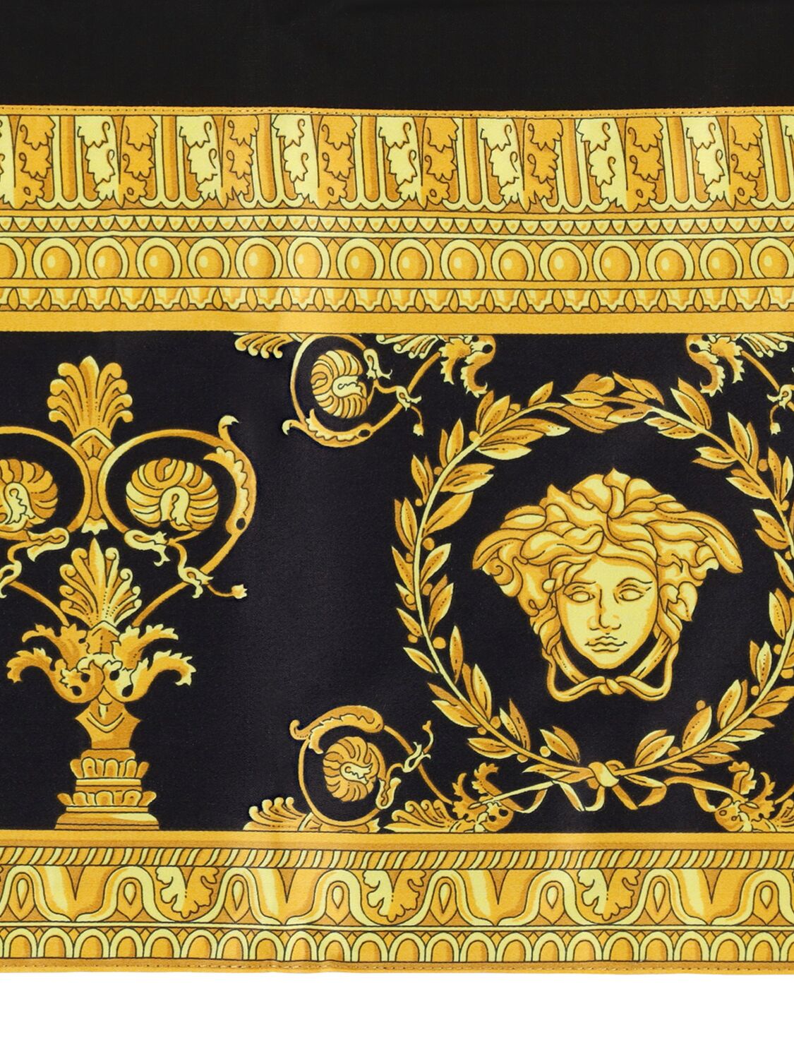 Shop Versace Set Of 2 Barocco Pillow Cases In 黑色