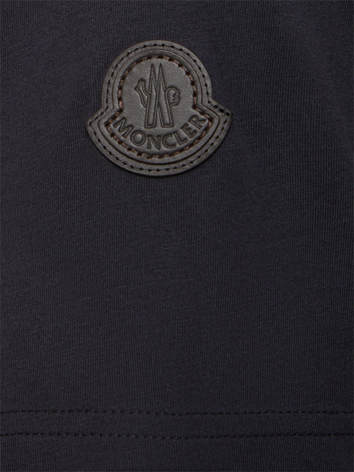 Shop Moncler Logo Detail Cotton T-shirt In Midnight Blue