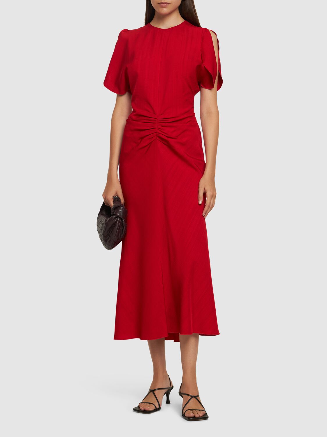 Shop Victoria Beckham Gathered Viscose Midi Dress In 红色