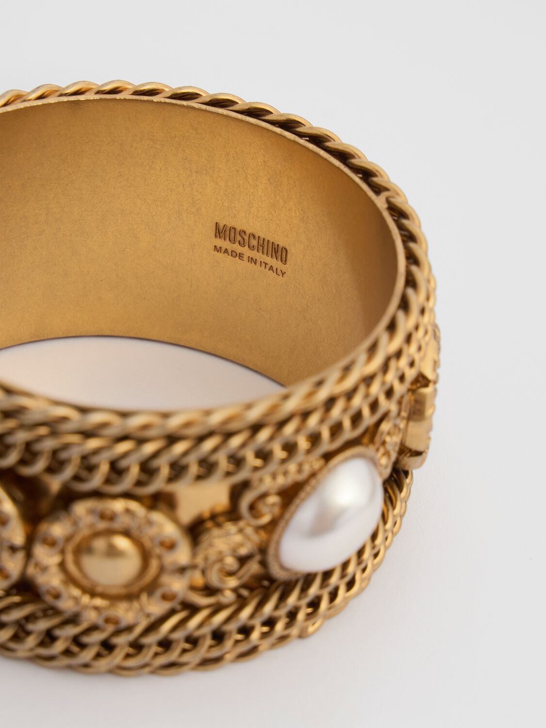 MOSCHINO CHAIN & FAUX PEARL BANGLE 