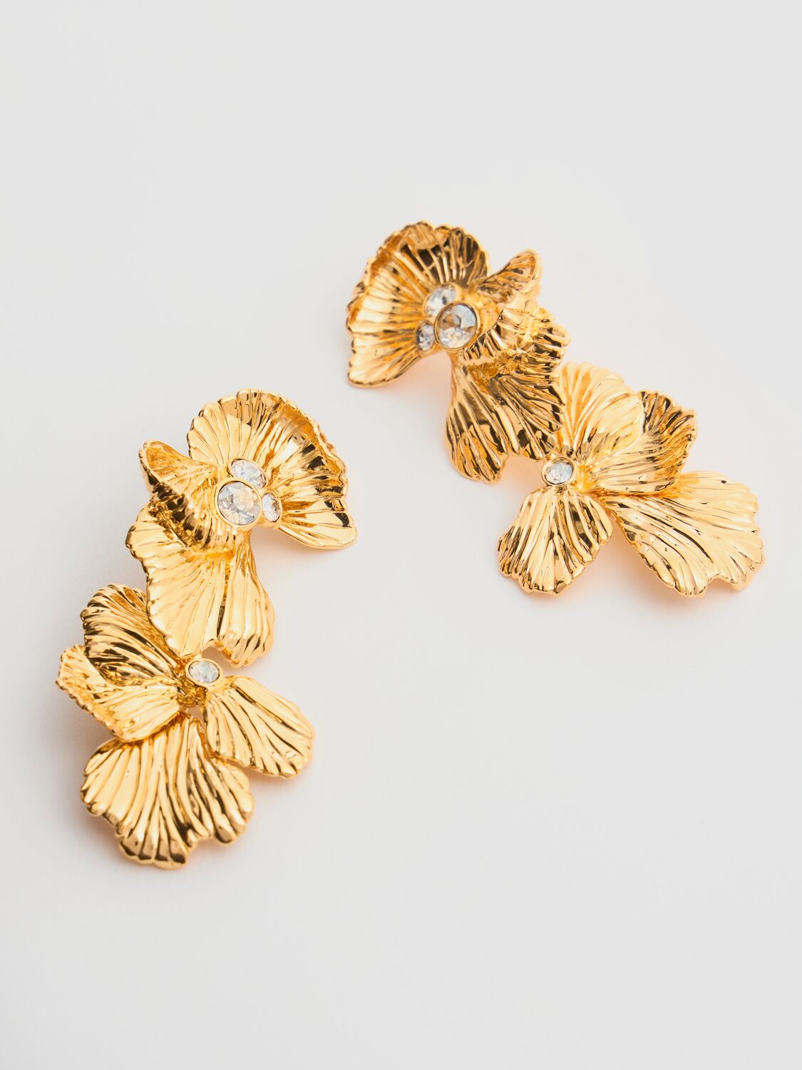 Shop Chloé Flowers Crystal Drop Earrings In Antique Gold