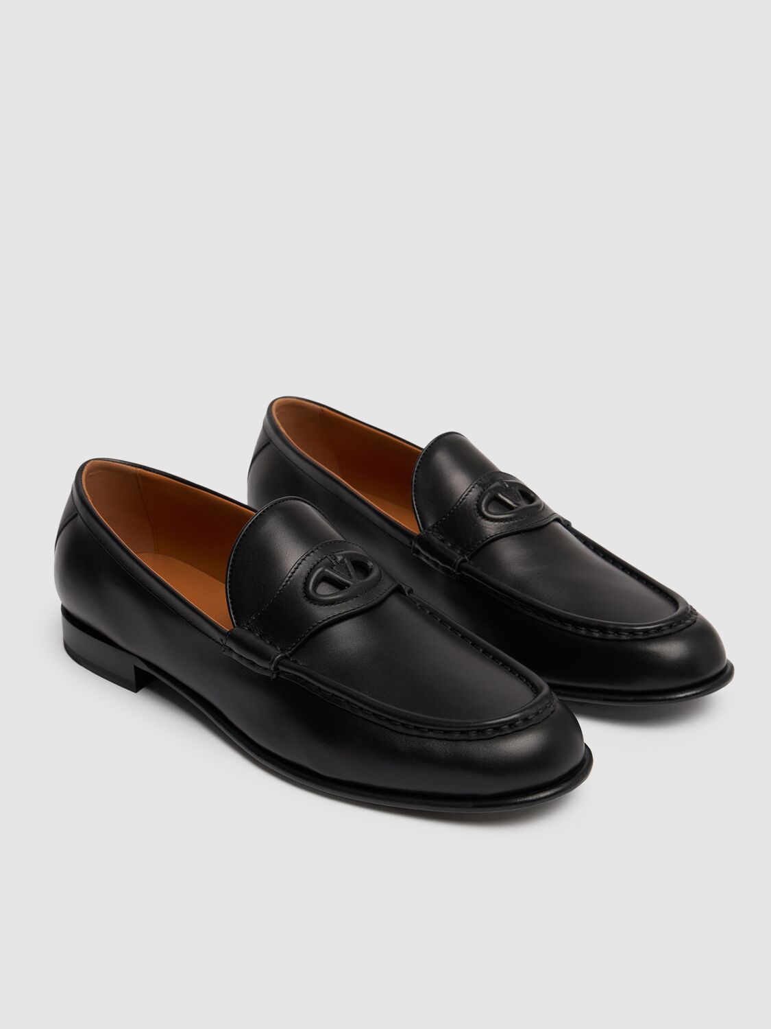 Shop Valentino Vlogo Signature Leather Loafers In 黑色