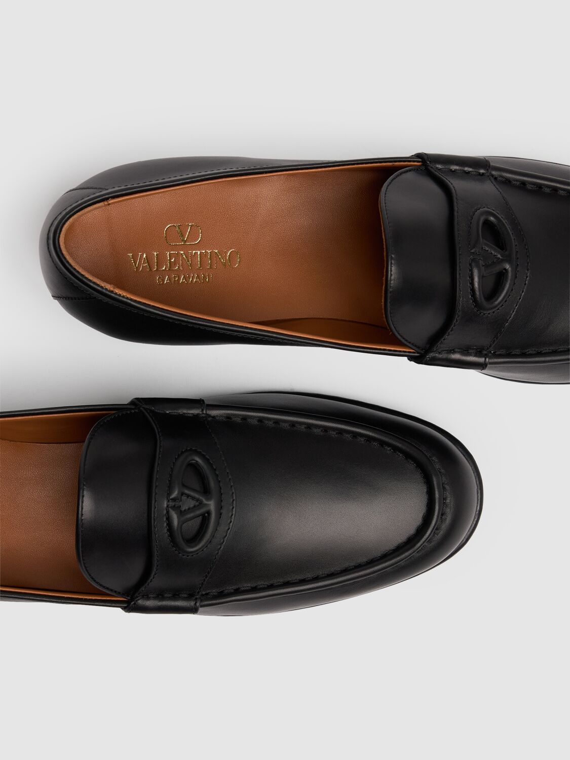 Shop Valentino Vlogo Signature Leather Loafers In 黑色