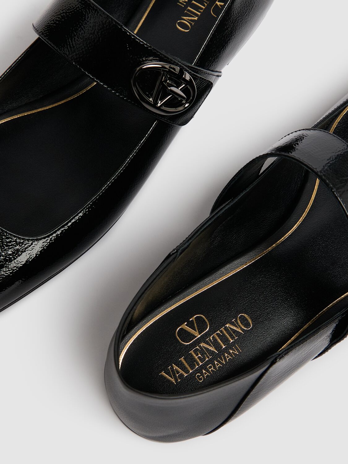 Shop Valentino 5mm Vlogo Nappa Leather Ballerina Flats In Black