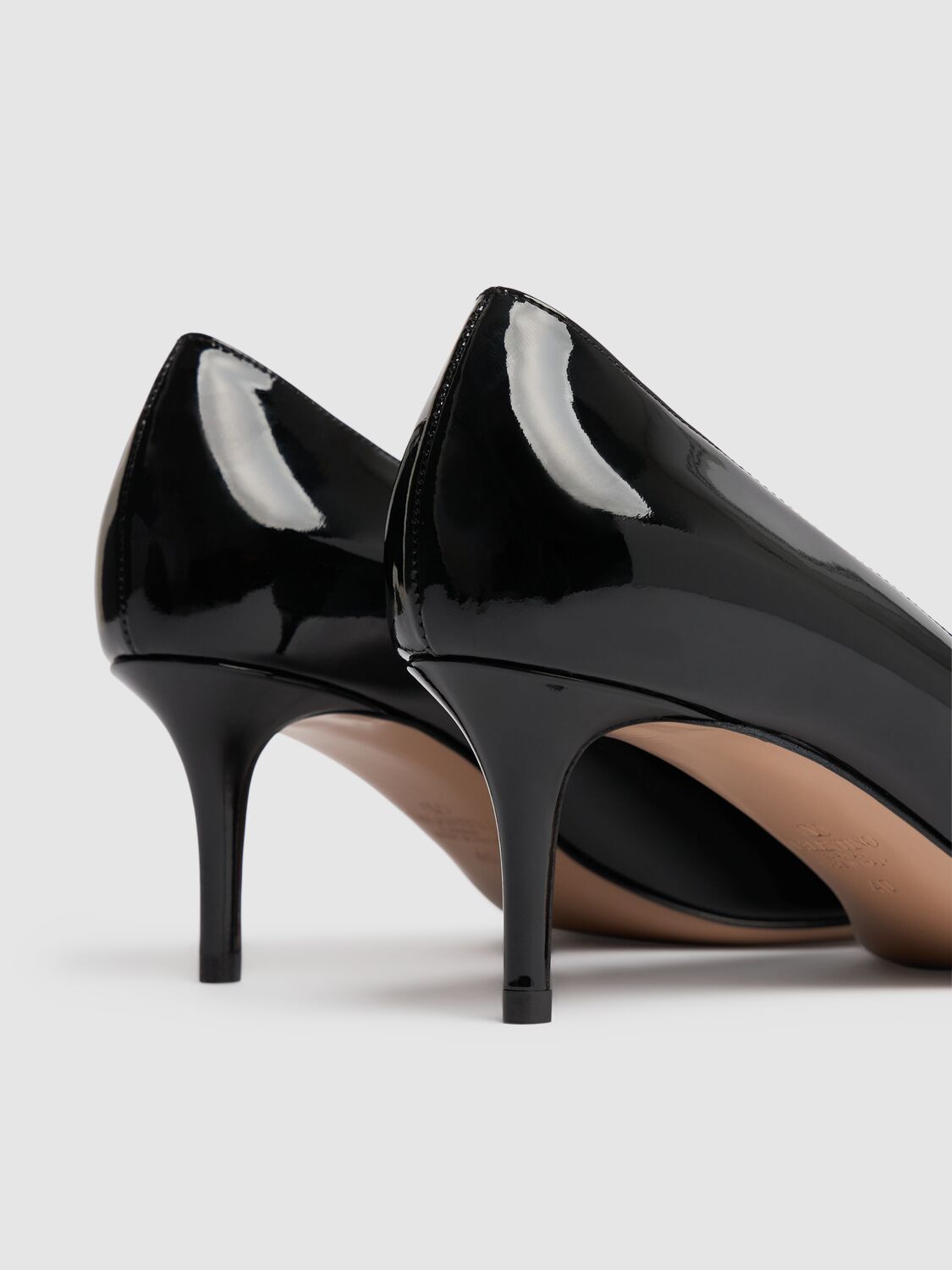 Shop Valentino 60mm Vlogo Patent Leather Pumps In 黑色