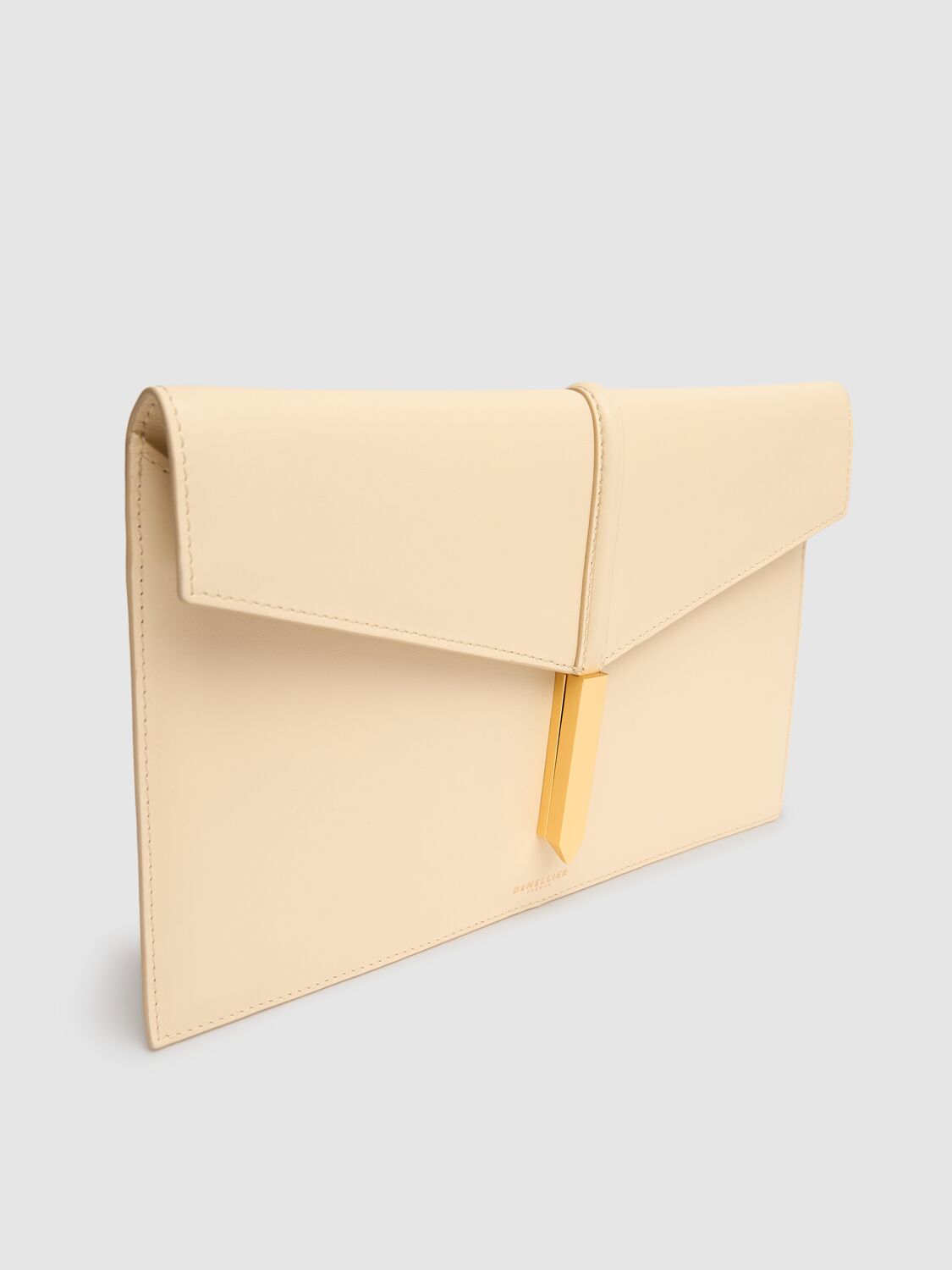 Shop Demellier Tokyo Smooth Leather Clutch In Sand