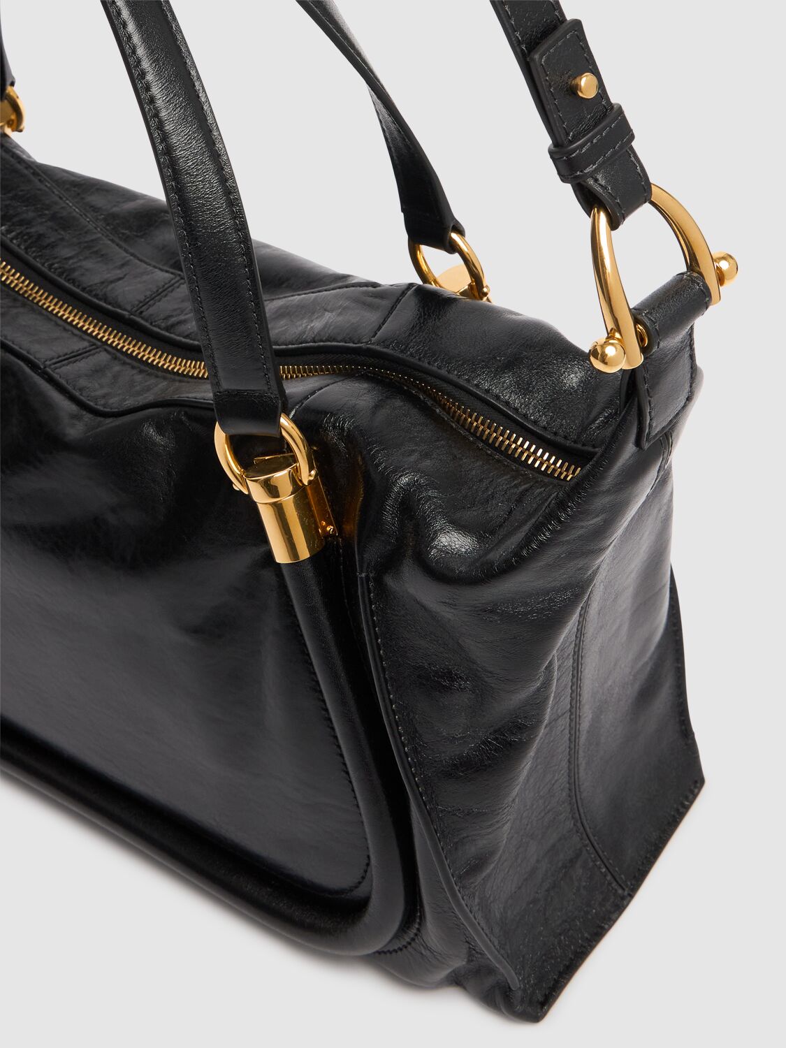 Shop Chloé Paraty 24 Leather Shoulder Bag In Black