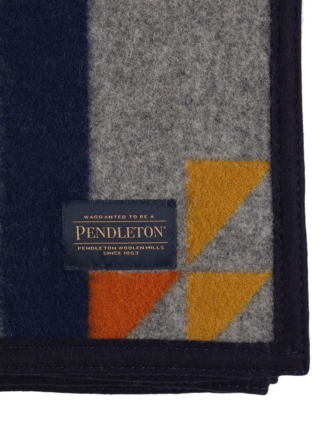 PENDLETON WOOLEN MILLS NAPPED JACQUARD THROW 