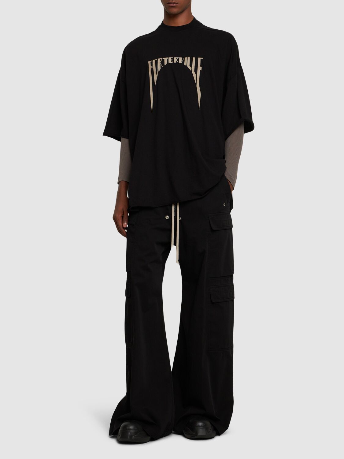 RICK OWENS DRKSHDW Jumbo Belas Double Cotton Cargo Pants - back view in Black