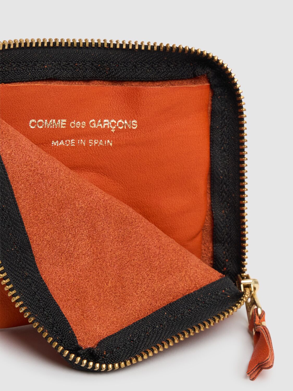 COMME DES GARÇONS WASHED LEATHER ZIP WALLET 