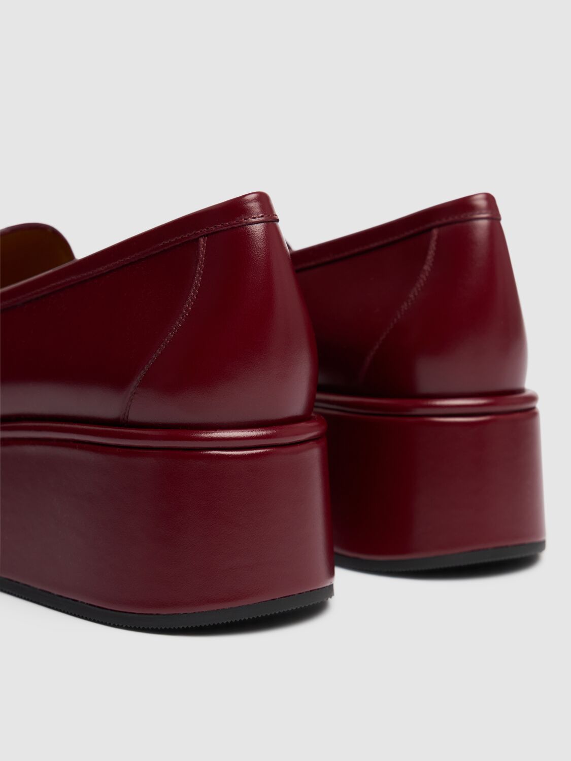 Shop Gucci Ilde Leather Loafers In Rosso Ancora