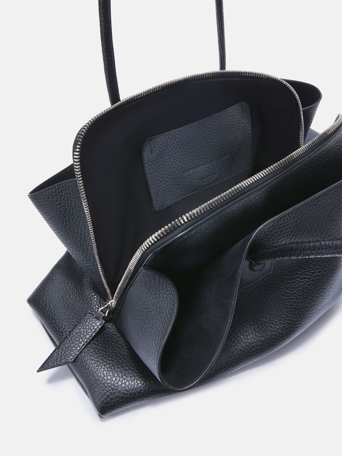 Attico Large La Passeggiata Grain Leather Bag In Black