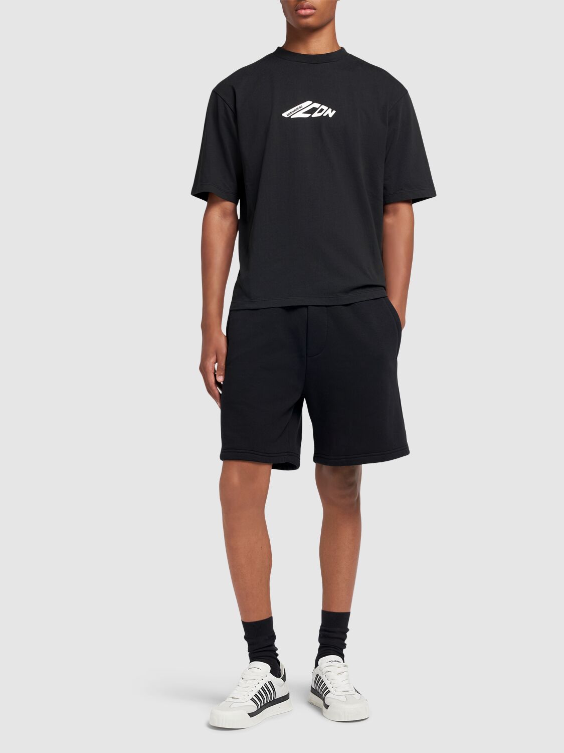 DSQUARED2 RELAX FIT SHORTS 