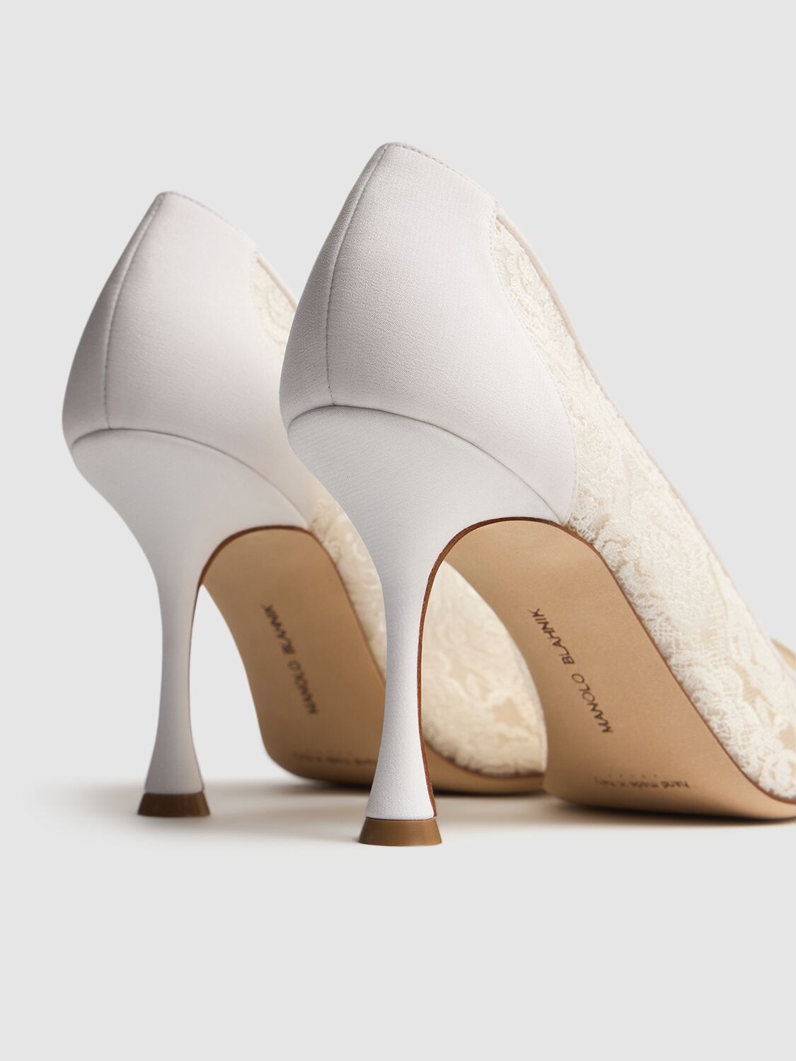 Manolo Blahnik 90mm Sololaria Lace Pumps In White