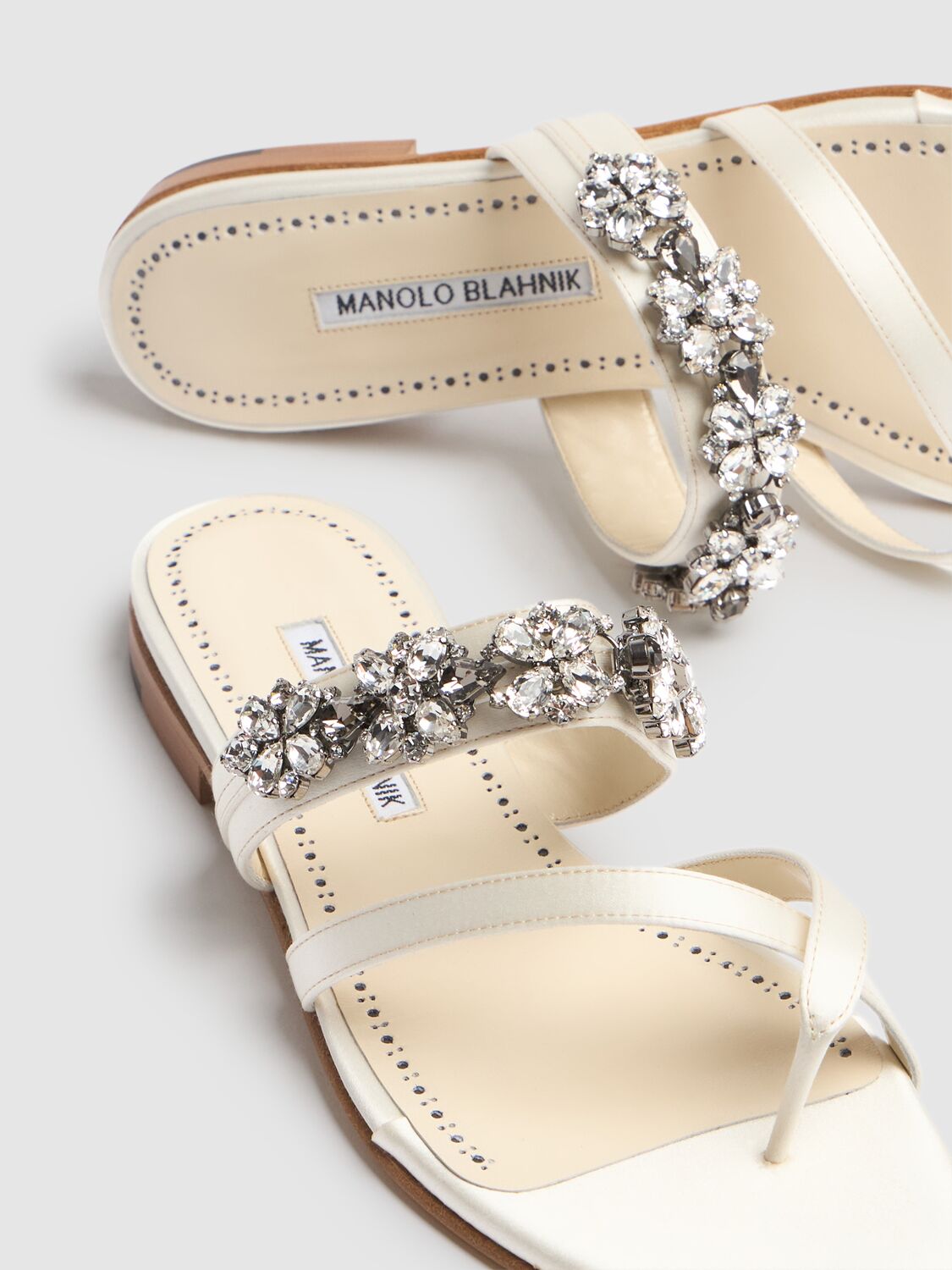 Shop Manolo Blahnik 10mm Perlusa Satin Flat Sandals In Cream